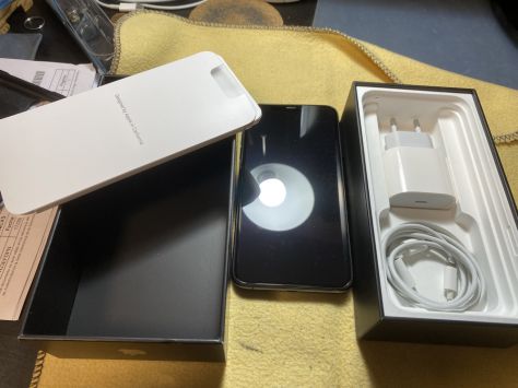 vender-iphone-iphone-11-pro-max-apple-segunda-mano-19382148520241017171933-13