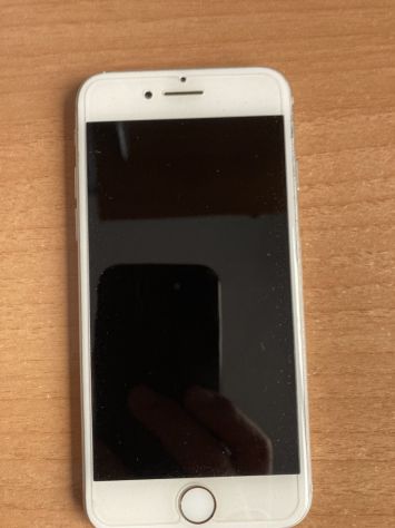 iPhone 7 - 128gb, batería 100% y funda pantalla Rinnoshield