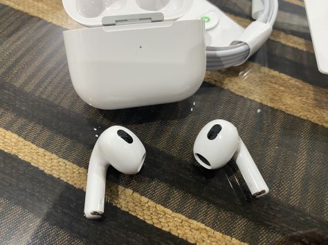 vender-music-airpods-de-seguna-mano-auriculares-apple-apple-segunda-mano-20250119140325-1